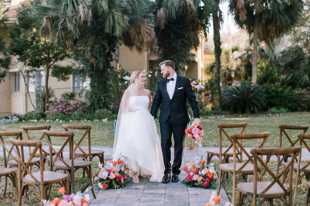 colorful ceremony at Azaleana Manor. Jacksonville wedding. Jacksonville wedding Photographer 