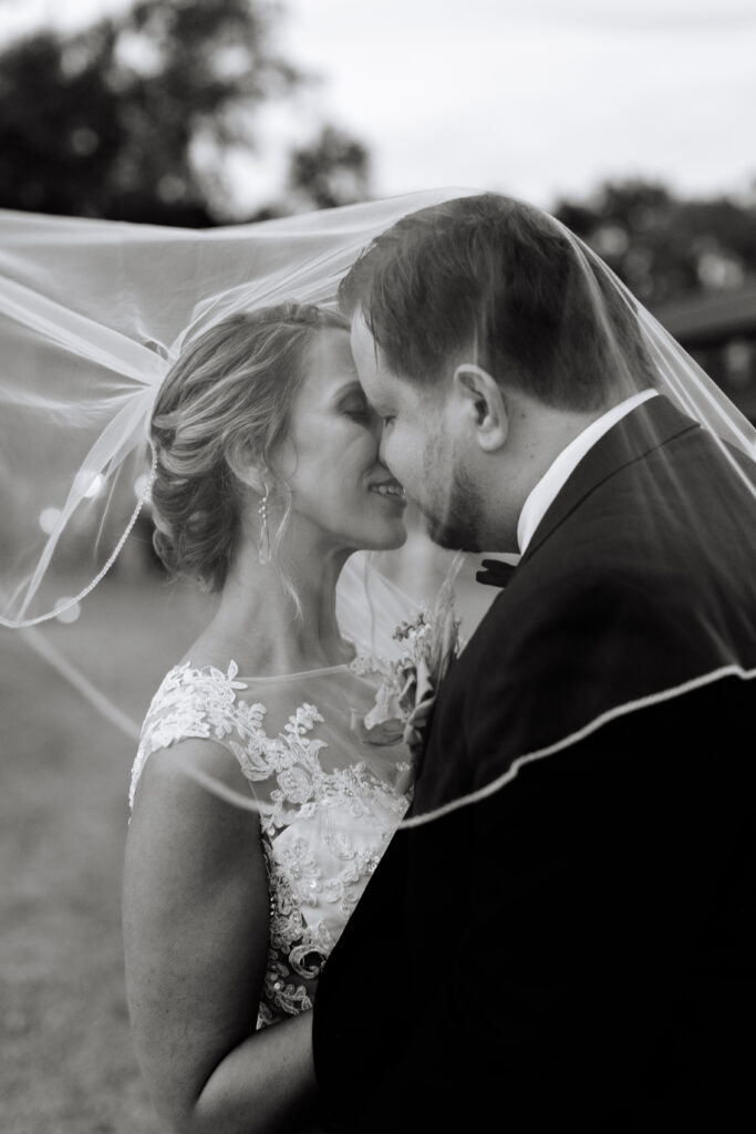 JACKSONVILLE FLORIDA WEDDING PHOTOGRAPHER. THE BARN AT COTTONWOOD RANCH FALL WEDDINGS